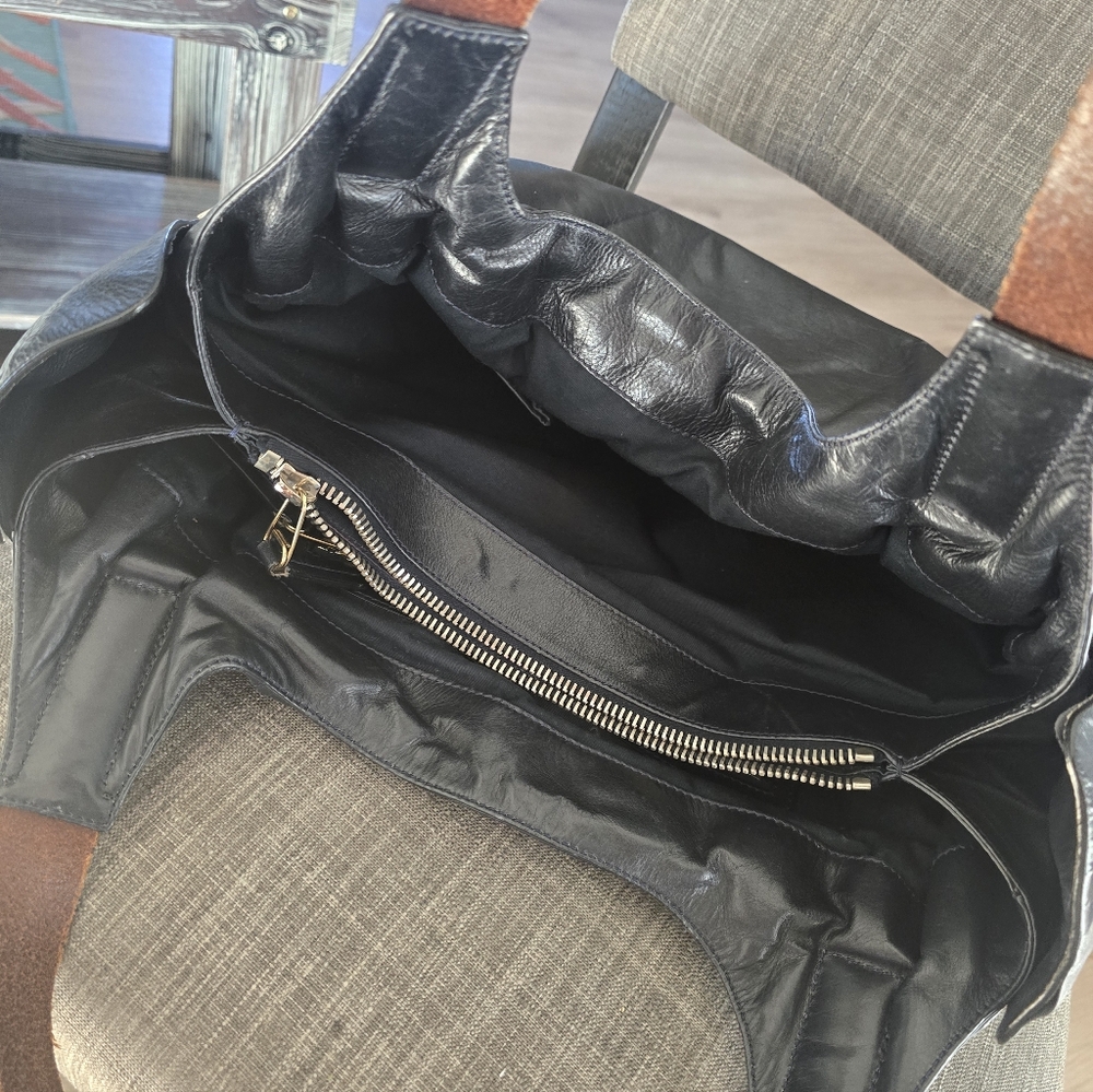Elegant Celine Black and Brown Leather Tote Bag - Picture 11 of 15